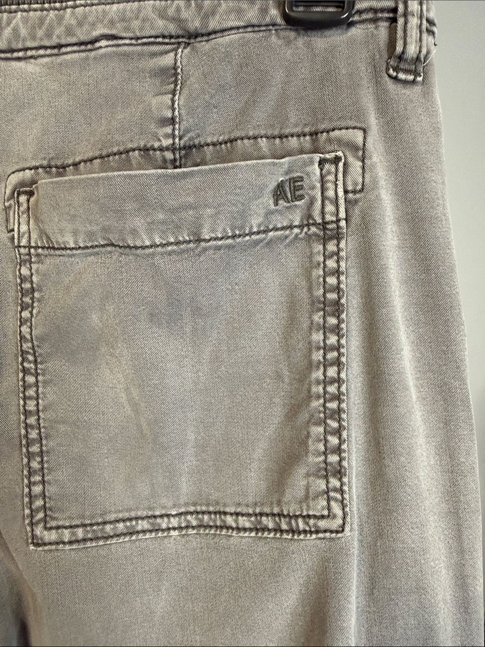 American Eagle Baggy Cargo Pants Gray Stretch Utility Size 28 Regular - Picture 11 of 12